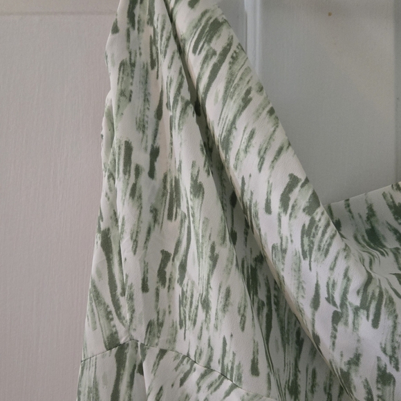 Gorgeous ruched strap asymmetrical dress, green and white, EUC - Picture 2 of 10